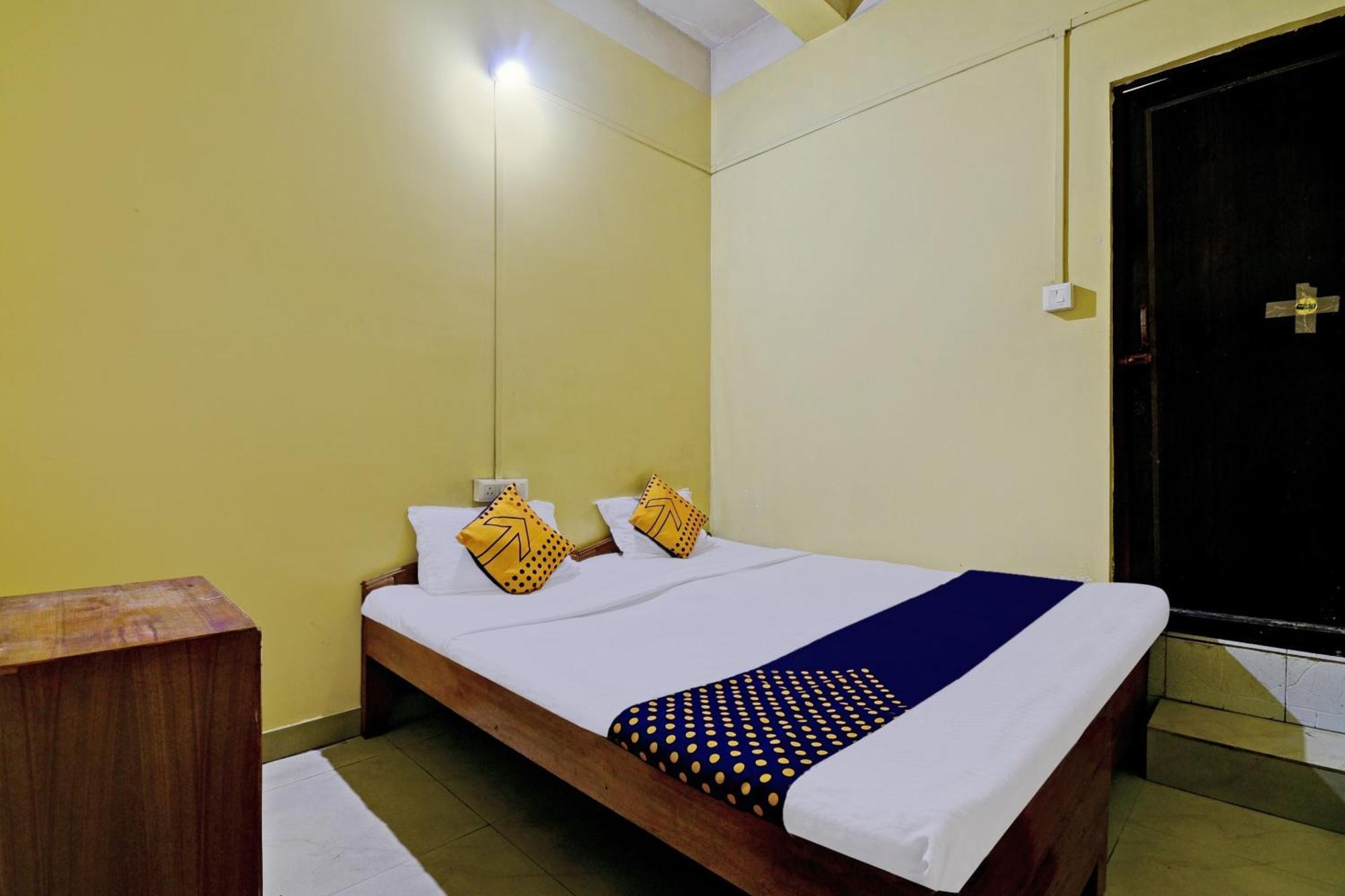 Oyo Flagship Thank You Lodge Nac Dispur Экстерьер фото