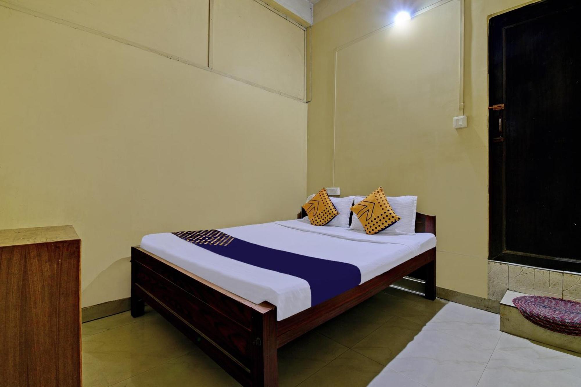 Oyo Flagship Thank You Lodge Nac Dispur Экстерьер фото
